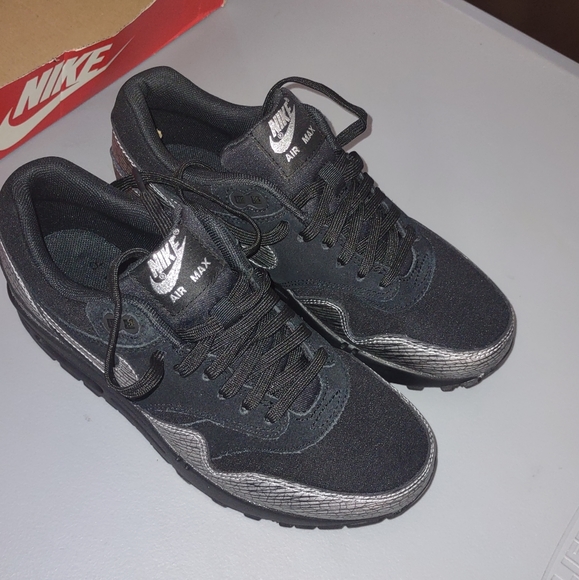 NIKEWmns Air Max 1 Premium - Picture 11 of 14